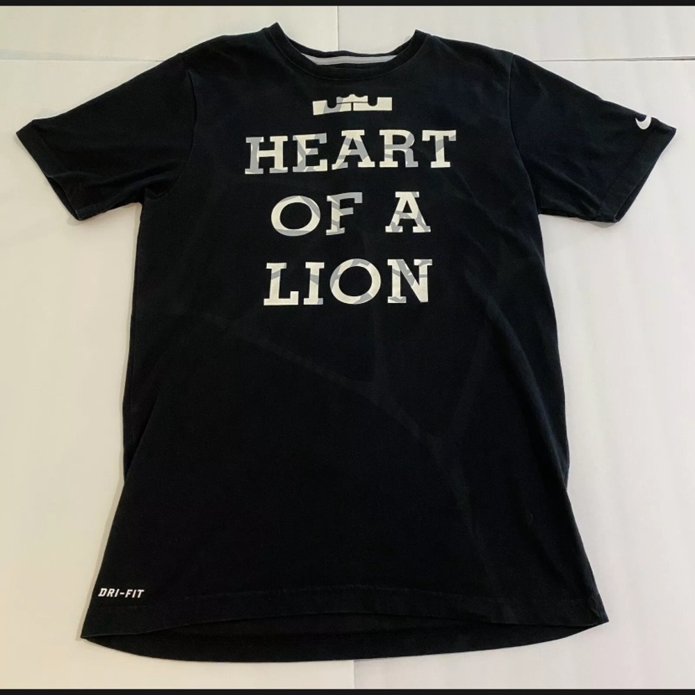 Heart of A Lion LeBron James Nike Dri Fit Mens T-Shirt Black Size Small